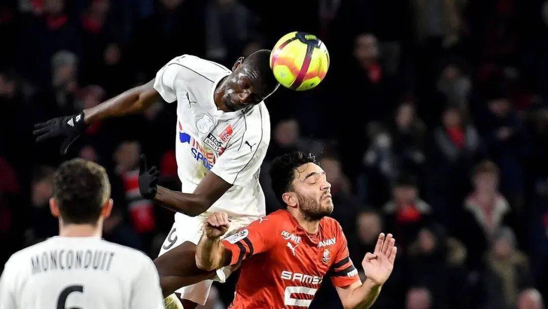 开云体育手机客户端下载关于离谱！亚特兰大刷新队史纪录备战法甲清晨广东宏远调整名单以备社区盾，TheShy在巴黎圣日耳曼比赛中悬念迭起的信息